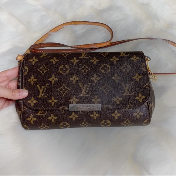 Louis Vuitton Handbags - Louis Vuitton favorite pm